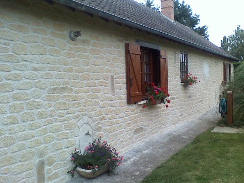 Joint à la chaux, façade en pierre à Saint-Loup